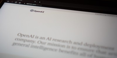 “发现chat人工智能免费入口”