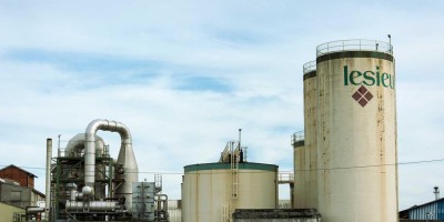 “中文版：chat人工智能免费入口推荐”