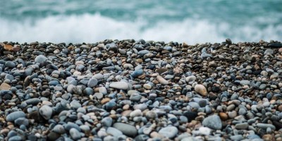 “畅聊AI：免费入口一网打尽”