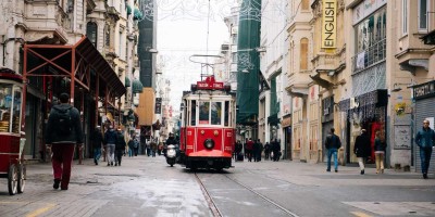 “Chat人工智能免费入口大全：畅享智能对话乐趣”