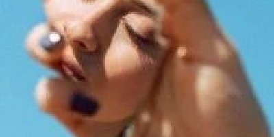 未来人工智能将如何影响教育模式与就业市场的深刻变革？