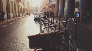 “Chat人工智能免费中文入口精选”